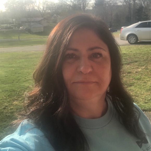 Meet your Posher, Lisa - Picture 2 of 2